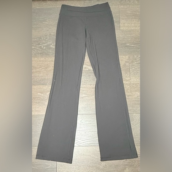 lululemon athletica Black Flare Pantssize 8 - Picture 1 of 7